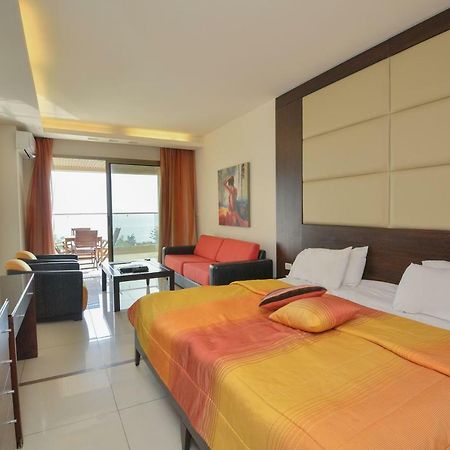 Hollywood Inn Boutique Hotel Jounieh Exterior foto