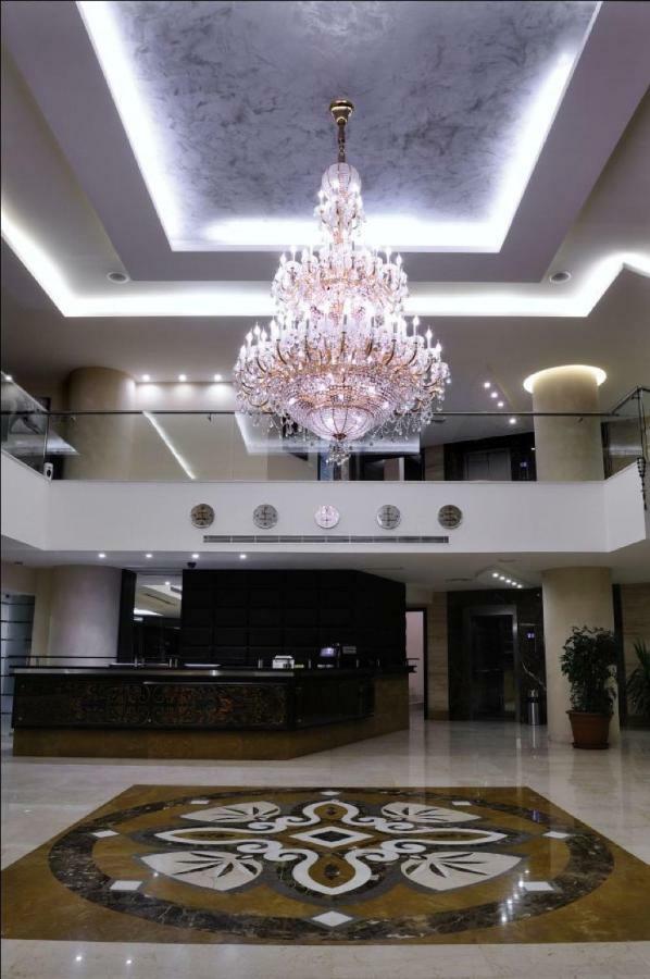 Hollywood Inn Boutique Hotel Jounieh Exterior foto