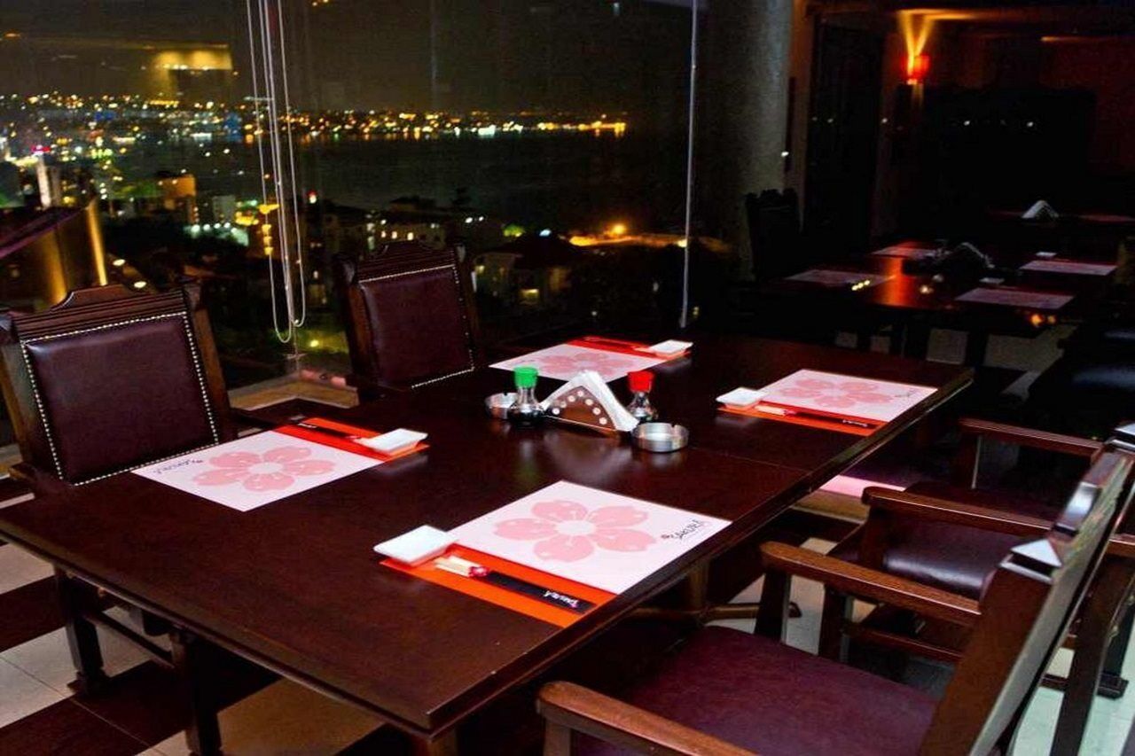 Hollywood Inn Boutique Hotel Jounieh Exterior foto